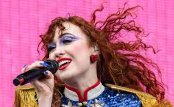 Review Makna Lagu Pink Pony Club: Keberanian Hidup Otentik