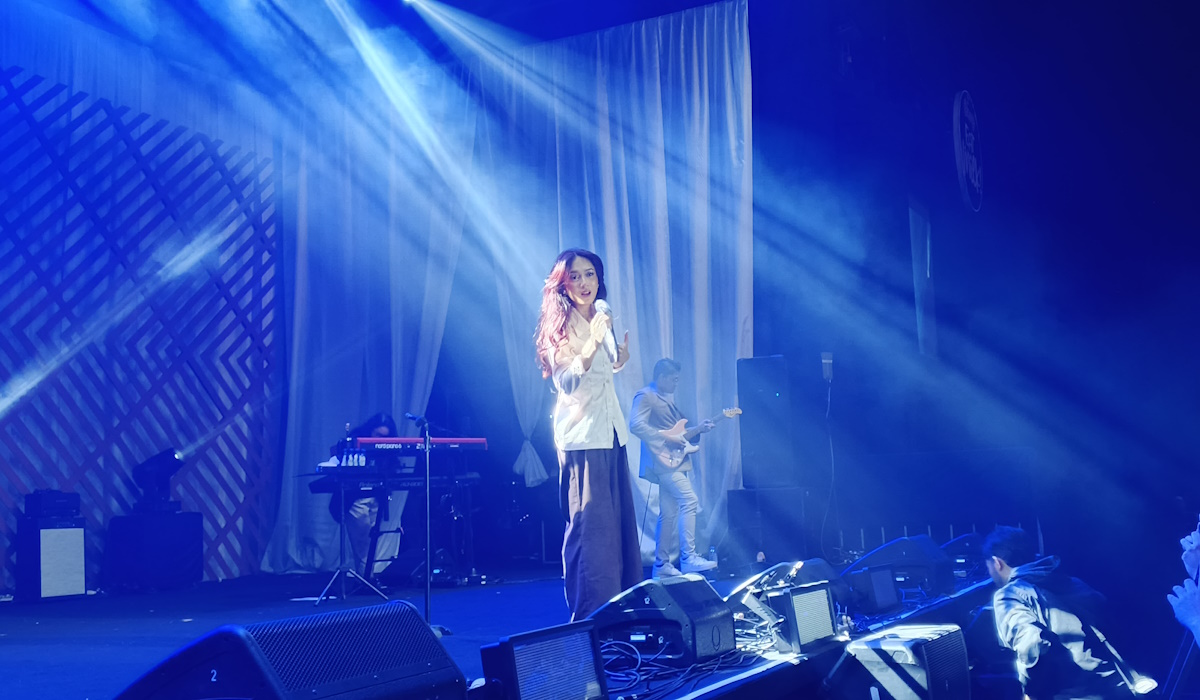 Rahmania Astrini Tampil Memukau di Panggung Konser Tunggal